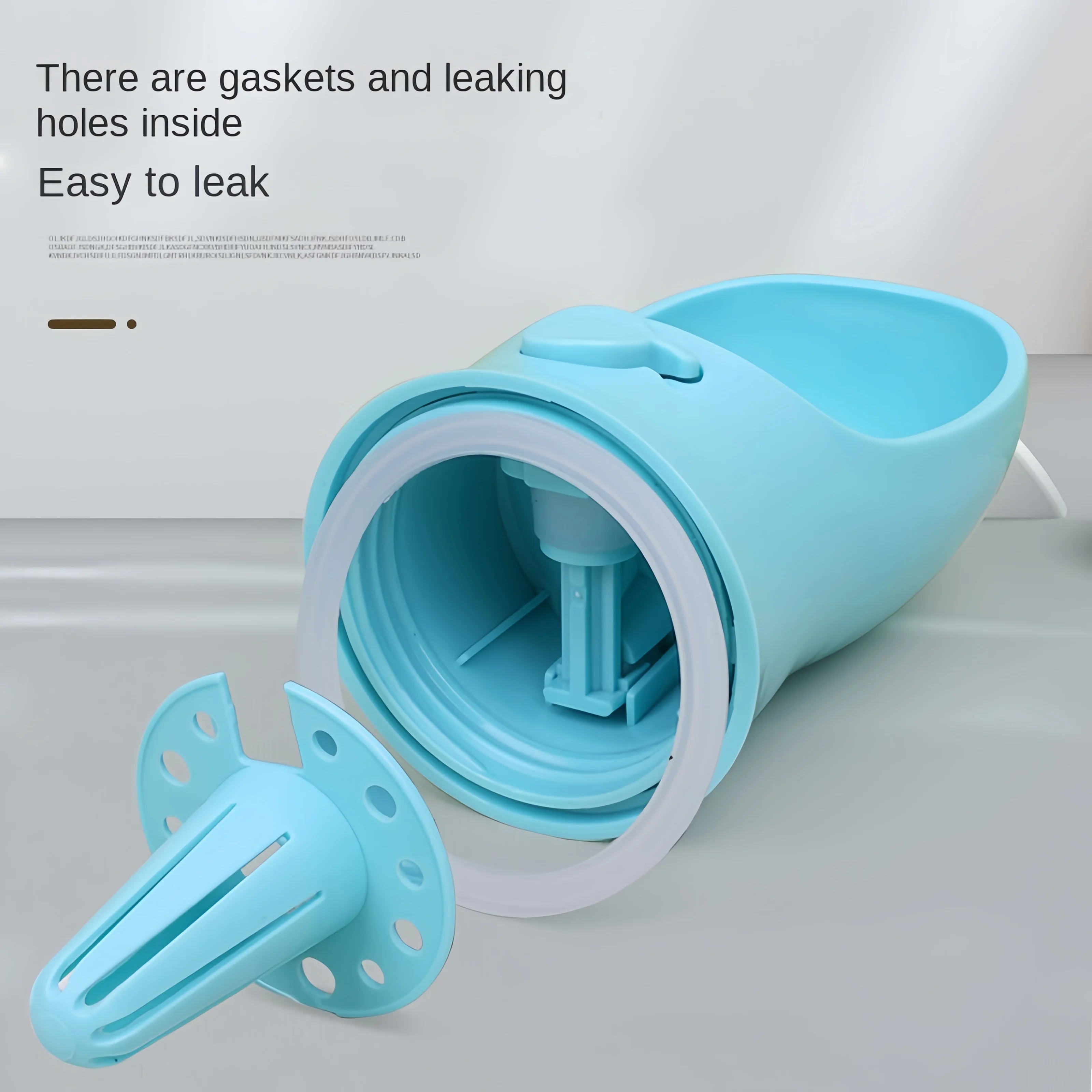 ZenPaw Portable Pet Water Bottle – Leak-Proof Travel Bowl for Dogs & Cats (550ml)