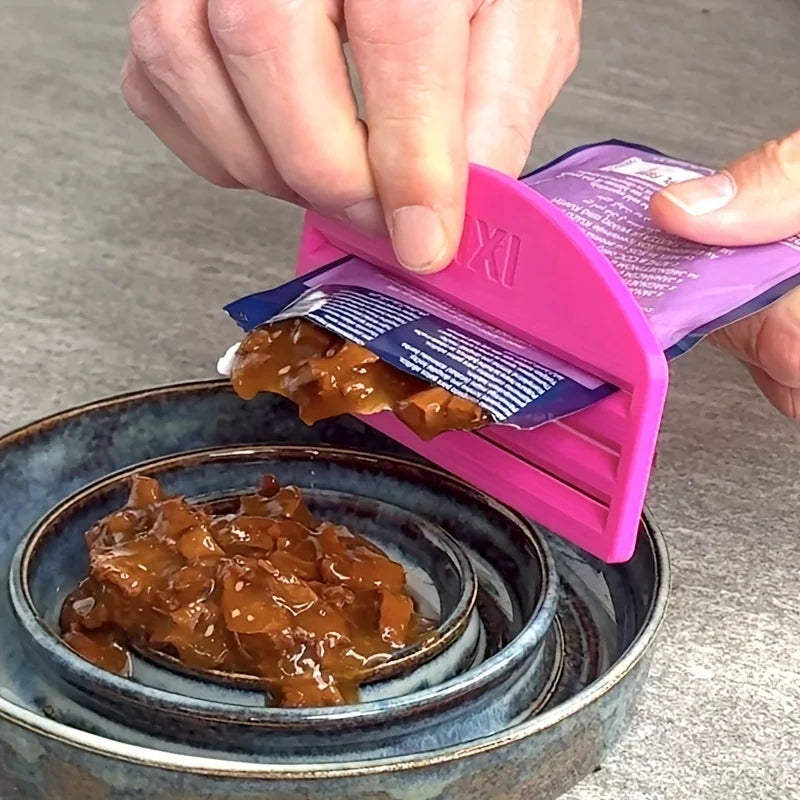 ZenPaw Cat Food Squeezing Tool – Practical Pet Feeding Aid for Easy & Mess-Free Meals